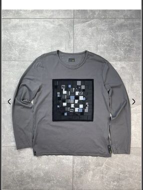 Men's Fendi Gray Long-Sleeve Graphic Crewneck Shirt